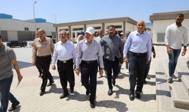 القاضي يتفقد مشروعات البنية التحتية في المنطقة الصناعية بالمنيا