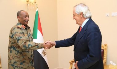 البرهان يستقبل المبعوث الأممي مشددا على دعمة للتحول الديمقراطي
