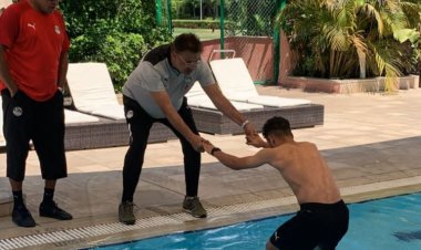 ميكالى يفضل راحة ميسي بسبب الإجهاد فى العضلة الخلفية  