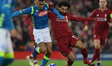 محمد صلاح يقود هجوم ليفربول ضد نابولي في دوري الأبطال