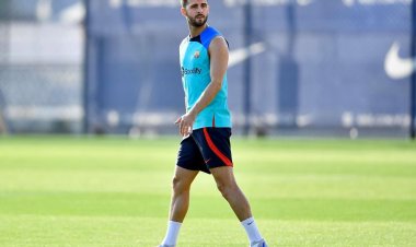 «رومانو»: لاعب برشلونة ينتقل إلى نادي الشارقة الإماراتي 