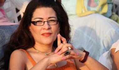 فاطمة ناعوت عن أزمة «أجر الرضاعة»: «لما رضعت ابني رضعته بشغف»