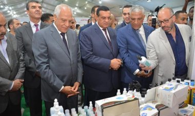 وزير التنمية ومحافظ الجيزة في افتتاح«أهلا مدارس» بتخفيضات تصل إلى 30 %