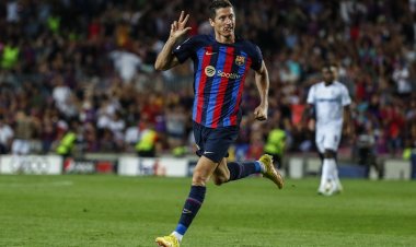 برشلونة يسحق فيكتوريا بلزن بخماسية.. ورقم تاريخي للنجم ليفاندوفسكي