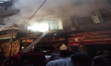 تفاصيل حريق هائل يلتهم عقار محرم بك في الإسكندرية| خاص