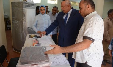 محافظ الوادي الجديد يتفقد معرض «الجمعية الفئوية» للسلع المعمرة