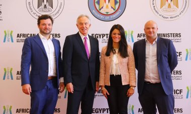 وزيرة التعاون الدولي تلتقي «توني بلير» عاى هامش منتدى «Egypt-ICF»