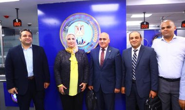 وزيرة التضامن تتفقد مكتب السجل المدني بديوان الوزارة