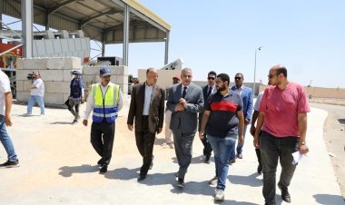 محافظ سوهاج يتفقد مصنع تدوير المخلفات الصلبة بدار السلام