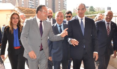 وزير الإتصالات يفتتح 3 مكاتب بريدية في الإسكندرية