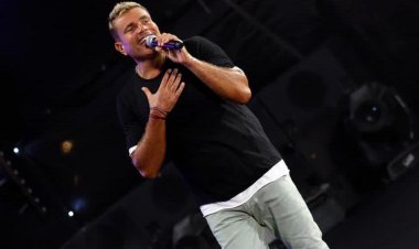 عمرو دياب يتصدر تريند تويتر بعد دقائق من حفل افتتاح ستاد «لوسيل»