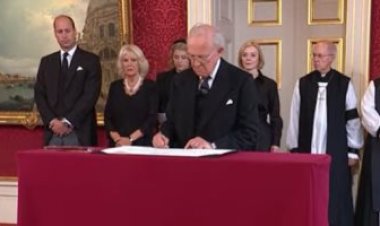 أعضاء مجلس الانضمام البريطاني يعلنون تنصيب ملك المملكة المتحدة