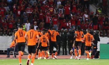 للمرة الأولى في تاريخه..نهضة بركان يتوج بـ «كأس السوبر الإفريقي» على حساب الوداد