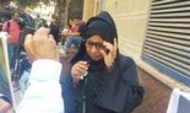 «عايزة إعدامهم».. هتاف والدة المذيعة شيماء جمال أمام محكمة جنايات الجيزة 