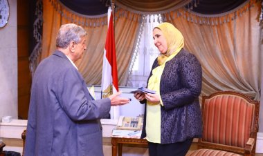 وزيرة التضامن الاجتماعي تستقبل وزير البترول الأسبق ورئيس جمعية محبي مصر السلام