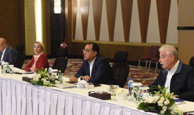 رئيس الوزراء يستعرض المشروعات الجار تنفيذها بشرم الشيخ