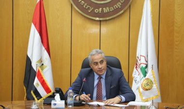 وزير القوى العاملة يبدأ لقاءاته مع اللجان النقابية بالمديريات