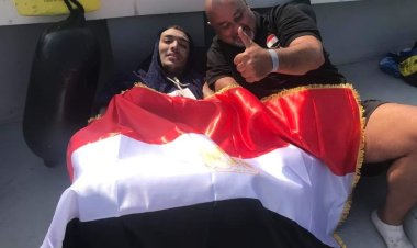 خاص| السباح العالمي أحمد أسامه يعبر المانش في12 ساعه محققا انجاز جديد