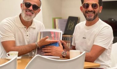 تفاصيل عودة أحمد حلمي للمسرح بعد غياب 21 عام