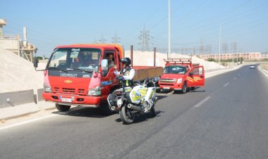 ضبط سيارتي نقل تسيران عكس الاتجاه بالطريق الحر بالقليوبية