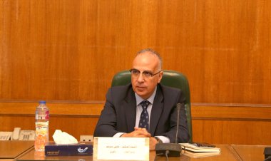 عاجل.. وزير الري يوجه بالتواصل مع المنتفعين والاستماع إلى شكواهم وحلها