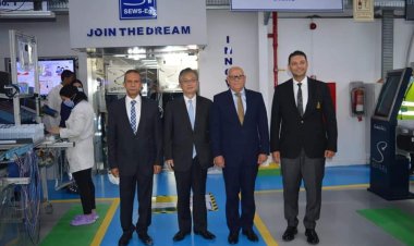 محافظ بورسعيد يزور سفير اليابان لدى مصر في أثناء تواجده بمصنع الضفائر الكهربائية