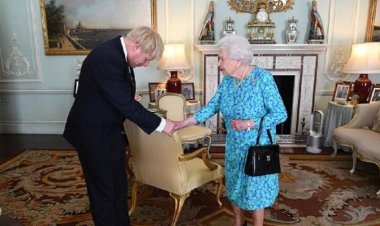 تفاصيل اللقاء الأخير بين إليزابيث وجونسون