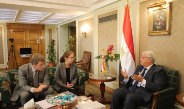 وزير التعليم العالي يلتقي وفد البنك الدولي لبحث التعاون المشترك