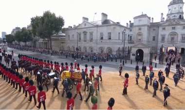 موكب الملكة إليزابيث استمر 38 دقيقة وزينه تاج الإمبراطورية