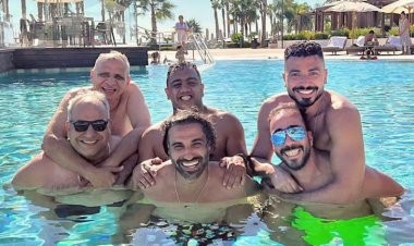 محمد أنور يستمتع بإجازته الصيفية مع فريق مستر إكس