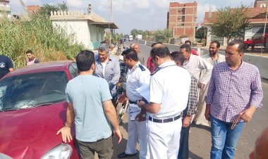 إصابة 3 أشخاص إثر تصادم سيارة ملاكي بدراجة بخارية على طريق كوم الضبع