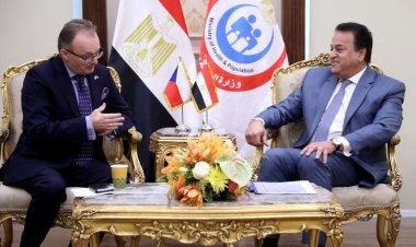 وزير الصحة يبحث مع سفير دولة التشيك بمصر التعاون في مجال الصناعة والاستثمار الطبي