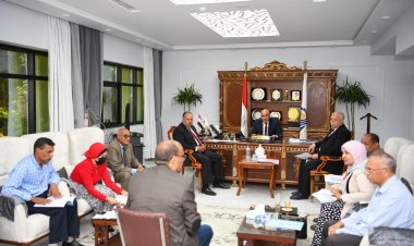 محافظ قنا يترأس اللجنة الدائمة لإختيار القيادات 