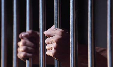 القبض على المتهم بـ«شق رأس شقيقه نصفين» بفأس في قنا.. والتحريات: «مريض نفسي»