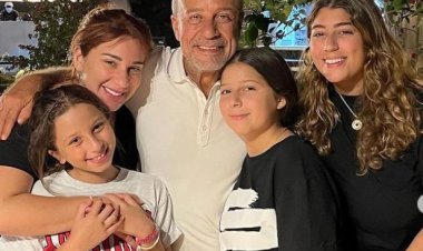 شريف منير بصُحبة بناته.. ومعلقون: «أحلى عيلة  وأحن أب»