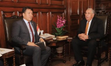 وزير الزراعة يبحث مع مدير المنظمة الإسلامية الاستفادة من الخبرات المصرية