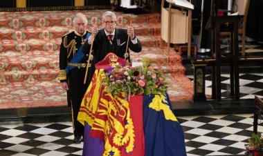 سر كسر عصا فوق نعش الملكة إليزابيث