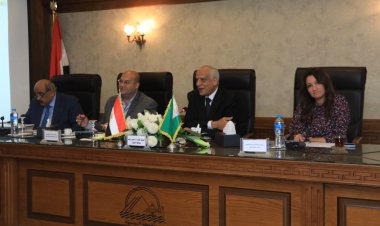 محافظ الجيزة يوجه برفع كفاءة محيط المدارس لاستقبال العام الدراسي الجديد