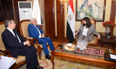وزيرة الهجرة تلتقي رئيس التأمين الاجتماعي لبحث سبل تعزيز التعاون المشترك
