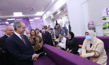 وزير الاتصال يختتم زيارته قنا ويتفقد التطوير الفني لمؤسسة النور للمكفوفين