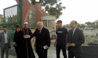 شاهد|  توافد النجوم على عزاء زوجة الفنان خالد زكي في مسجد الشرطة