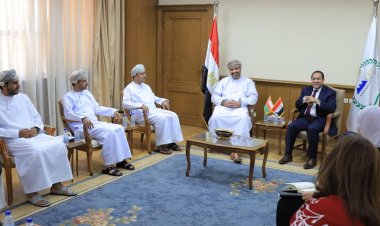 وزير العمل العماني يطلع على التجربة المصرية في تنفيذ مسابقات التوظيف الحكومي