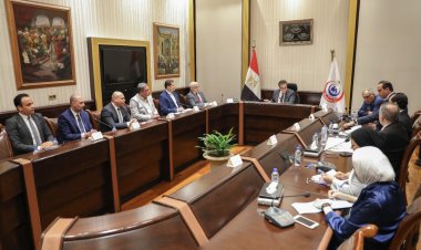 وزير الصحة يتابع الموقف التنفيذي لخطة تطبيق التأمين الصحي الشامل الجديد