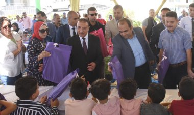 محافظ الإسكندرية يستضيف 100 طفل من ذوي الهمم والأيتام لتوزيع الشنط والمستلزمات  المدرسية عليهم