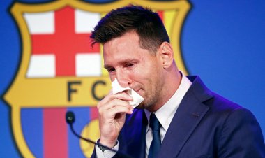 تضمن شروطا تعجيزية.. برشلونة يرد على تسريبات عقد ميسي قبل رحيله