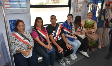 مجموعة من أصحاب الهمم ومسئولي «مبادرة مصر تستطيع» يزورون القطار الكهربائي الخفيف LRT