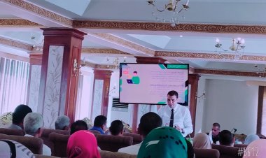 تدريب العاملين بالجهاز الإداري على السلوك التكنولوجي بقنا 