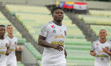 مصدر بالزمالك يكشف حقيقة فسخ عقد «سامسون» بعد فشل قيده تحت السن