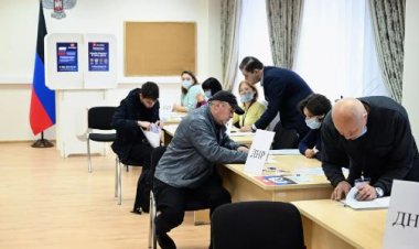 دونيتسك ولوجانسيك يبدآن التصويت على الانضمام لروسيا