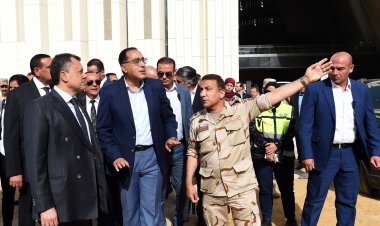 رئيس الوزراء يتابع تفاصيل الأعمال الجارٍ تنفيذها لتطوير محيط المتحف الكبير